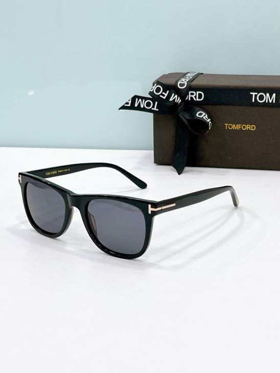 Picture of Tom Ford Sunglasses _SKUfw77360632fw